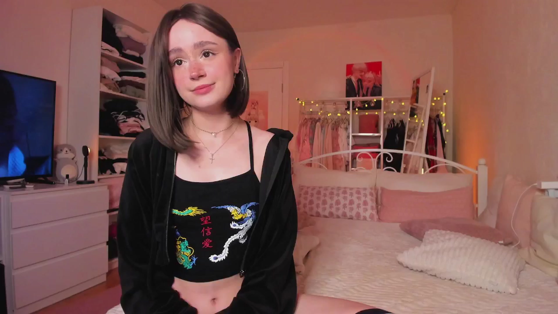 Gallery image thumbnail from AliceXsweeT's myfreecams stream on, 03/06/2025, 18:03 image 3 of 20