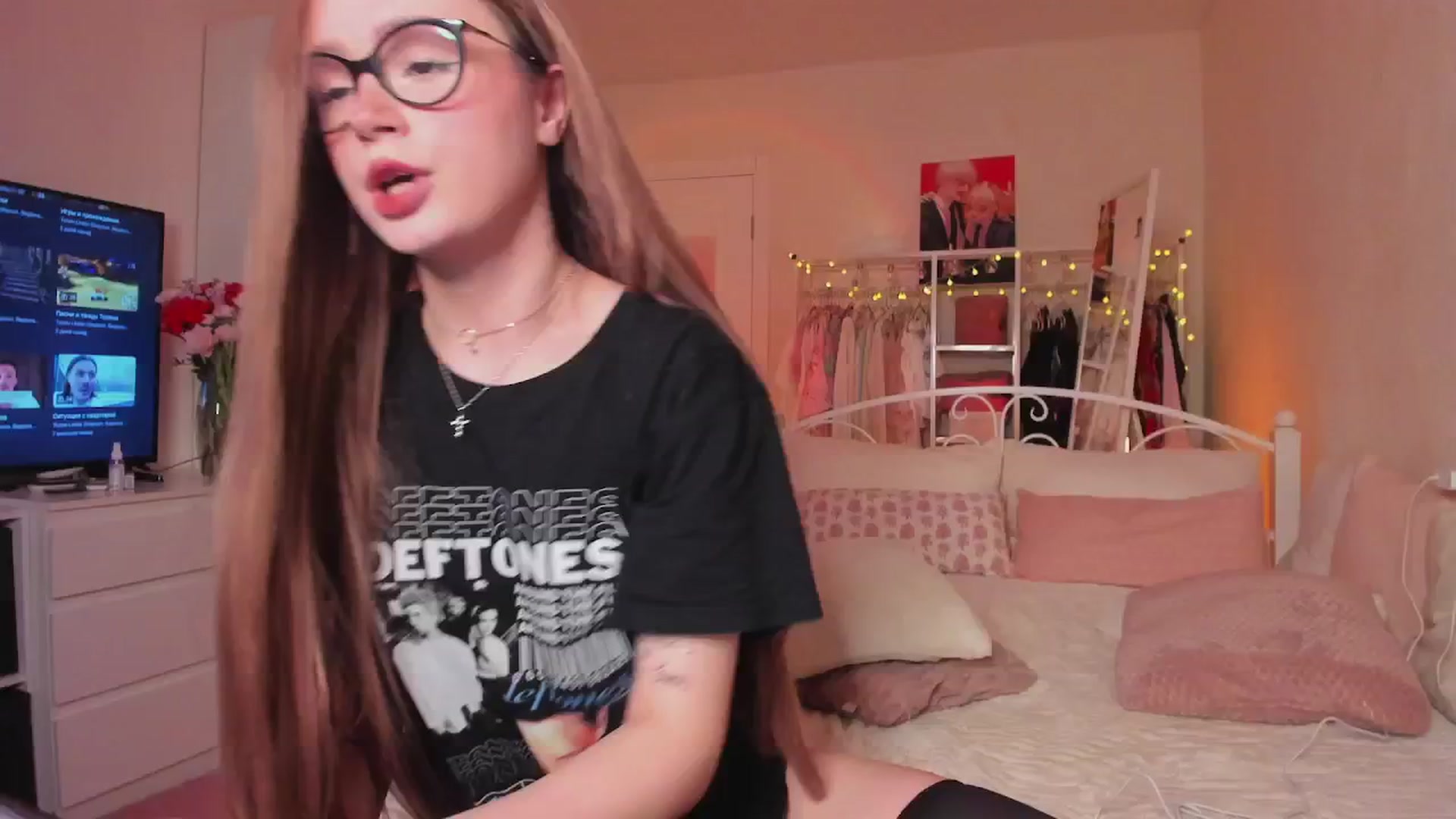 Gallery image thumbnail from AliceXsweeT's myfreecams stream on, 03/07/2025, 17:33 image 5 of 20