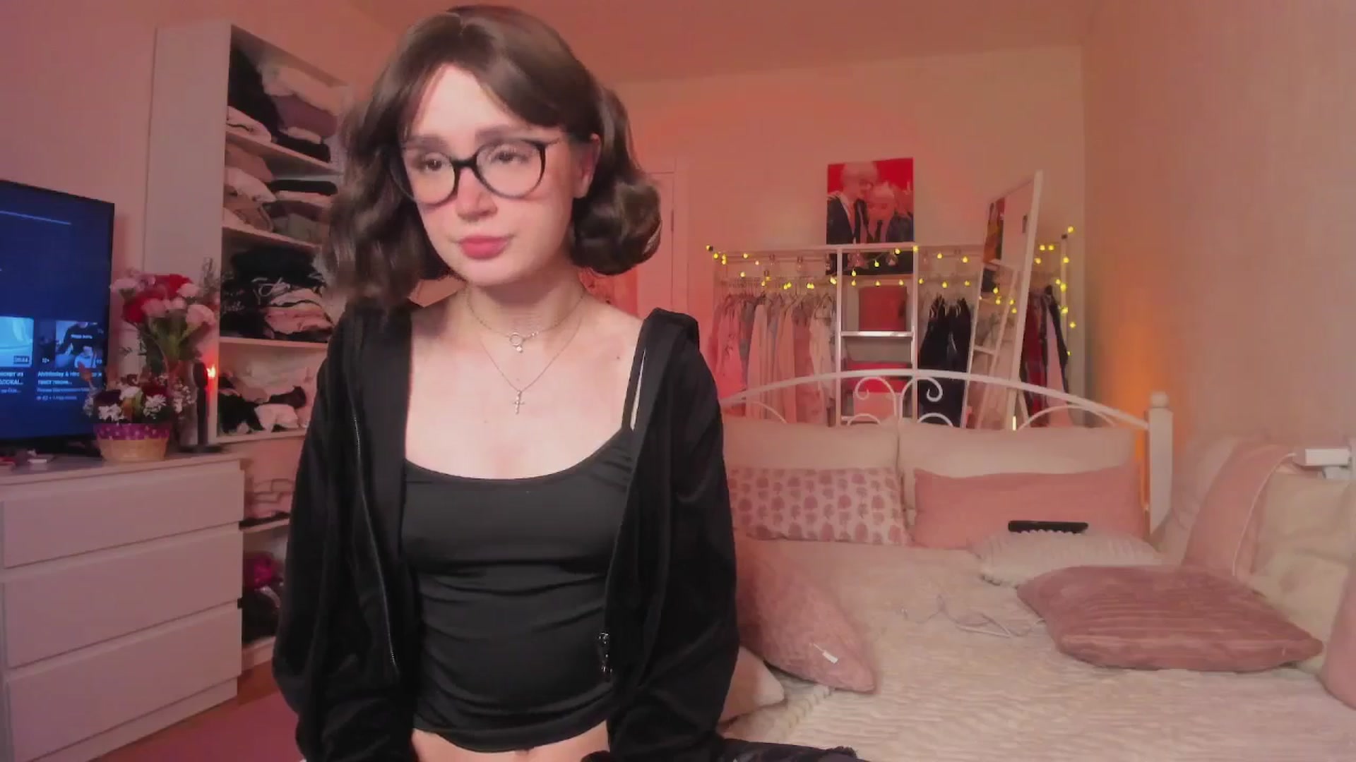 Gallery image thumbnail from AliceXsweeT's myfreecams stream on, 03/10/2025, 16:25 image 5 of 20