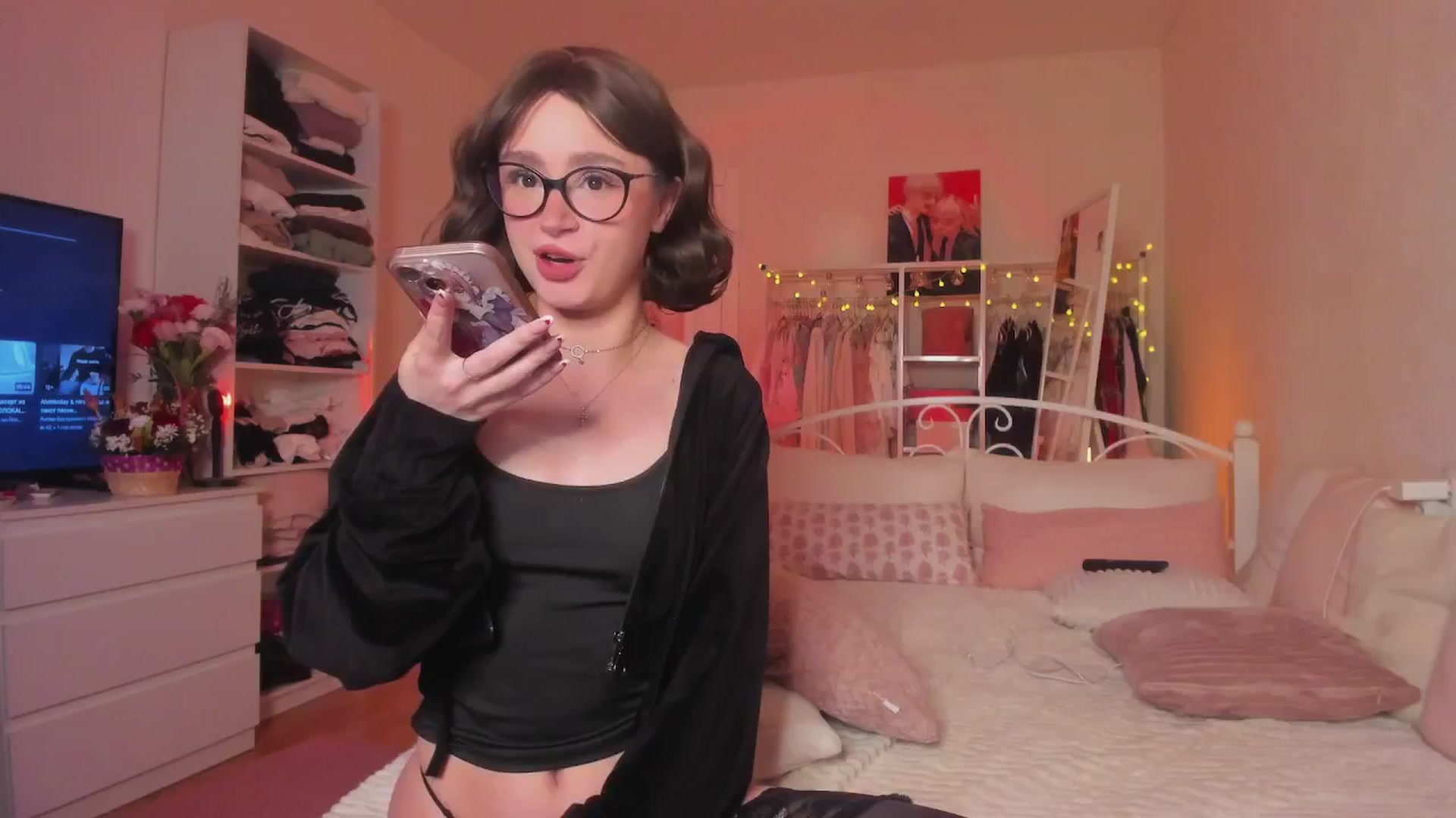 Gallery image thumbnail from AliceXsweeT's myfreecams stream on, 03/10/2025, 16:25 image 1 of 20