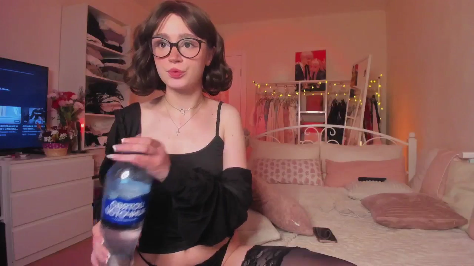 Gallery image thumbnail from AliceXsweeT's myfreecams stream on, 03/10/2025, 16:25 image 6 of 20