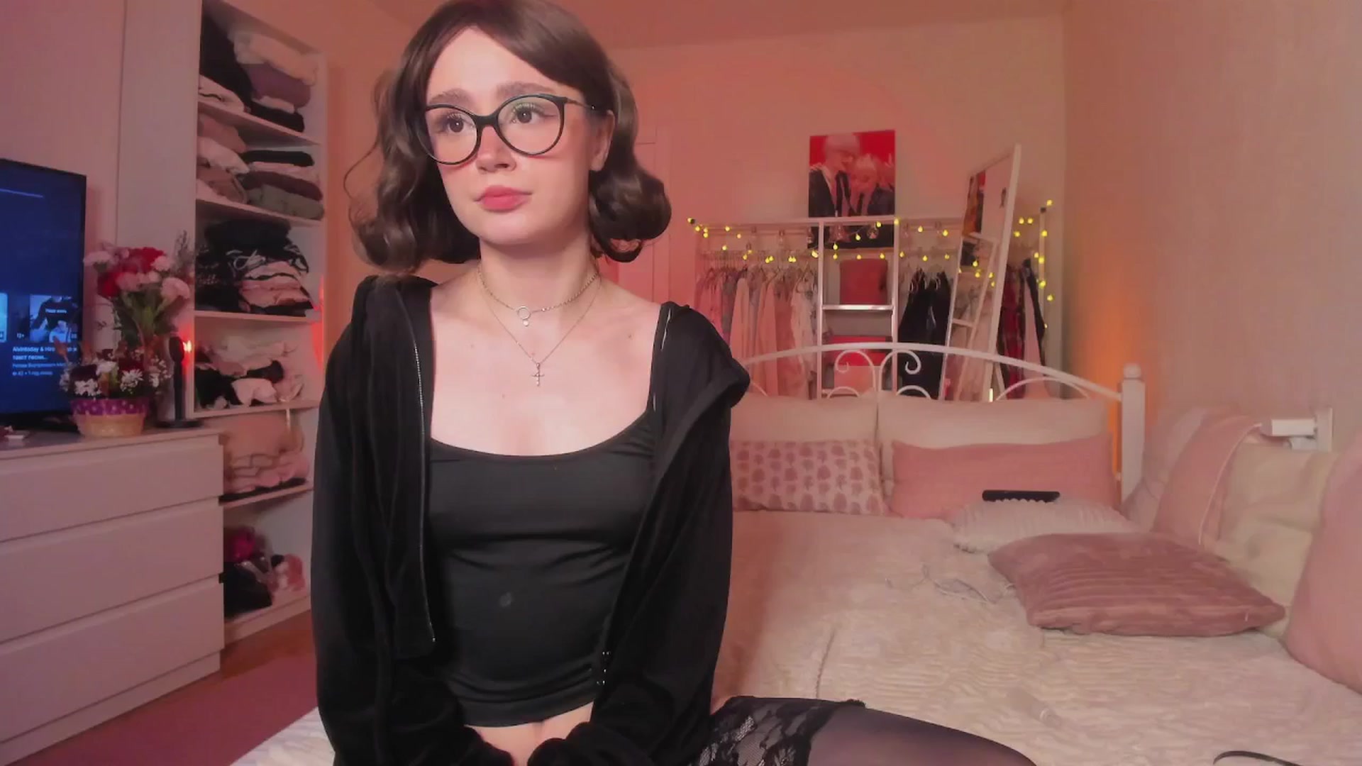 Gallery image thumbnail from AliceXsweeT's myfreecams stream on, 03/10/2025, 17:36 image 6 of 20