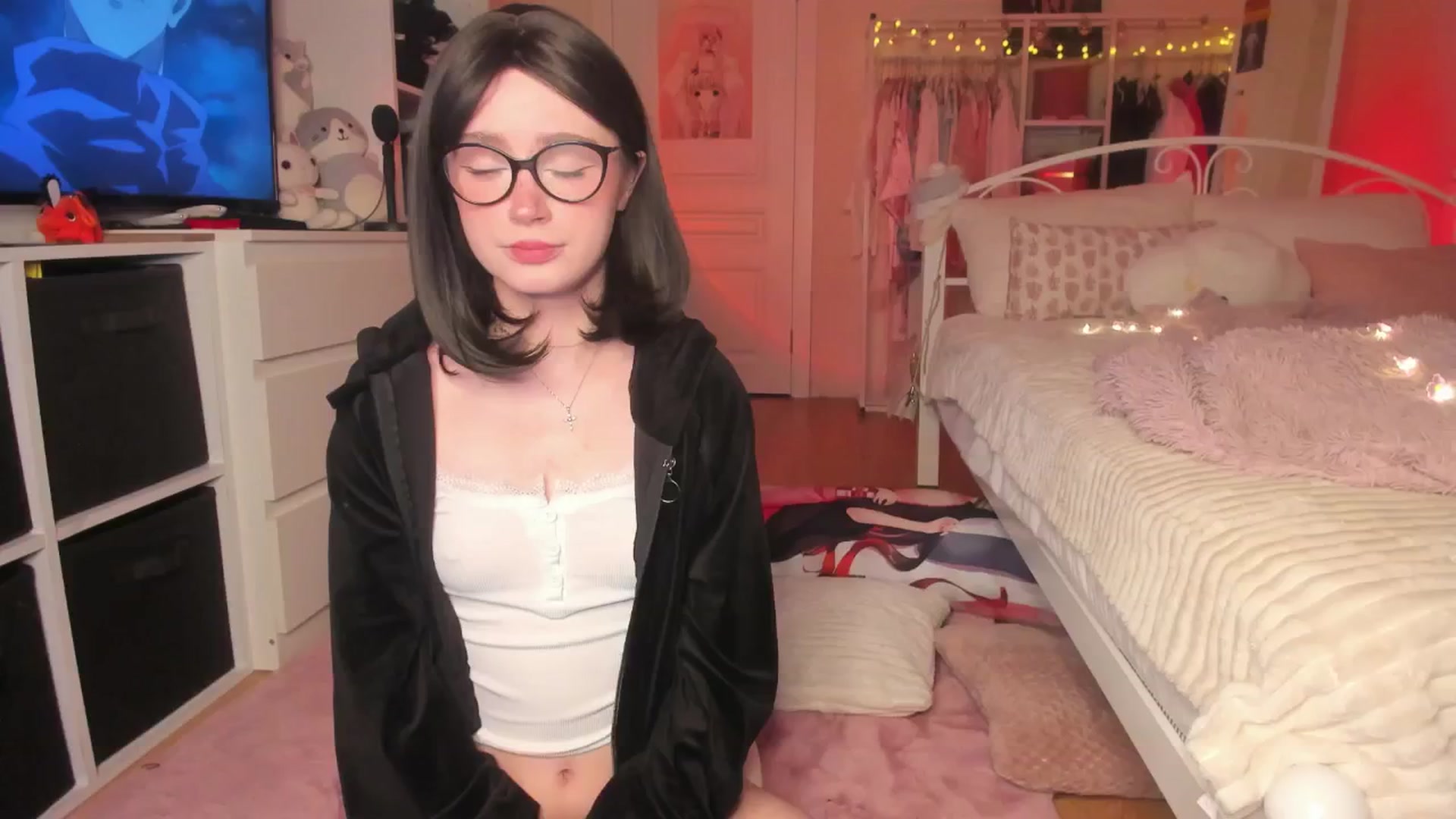 Gallery image thumbnail from AliceXsweeT's myfreecams stream on, 03/23/2025, 16:37 image 5 of 20