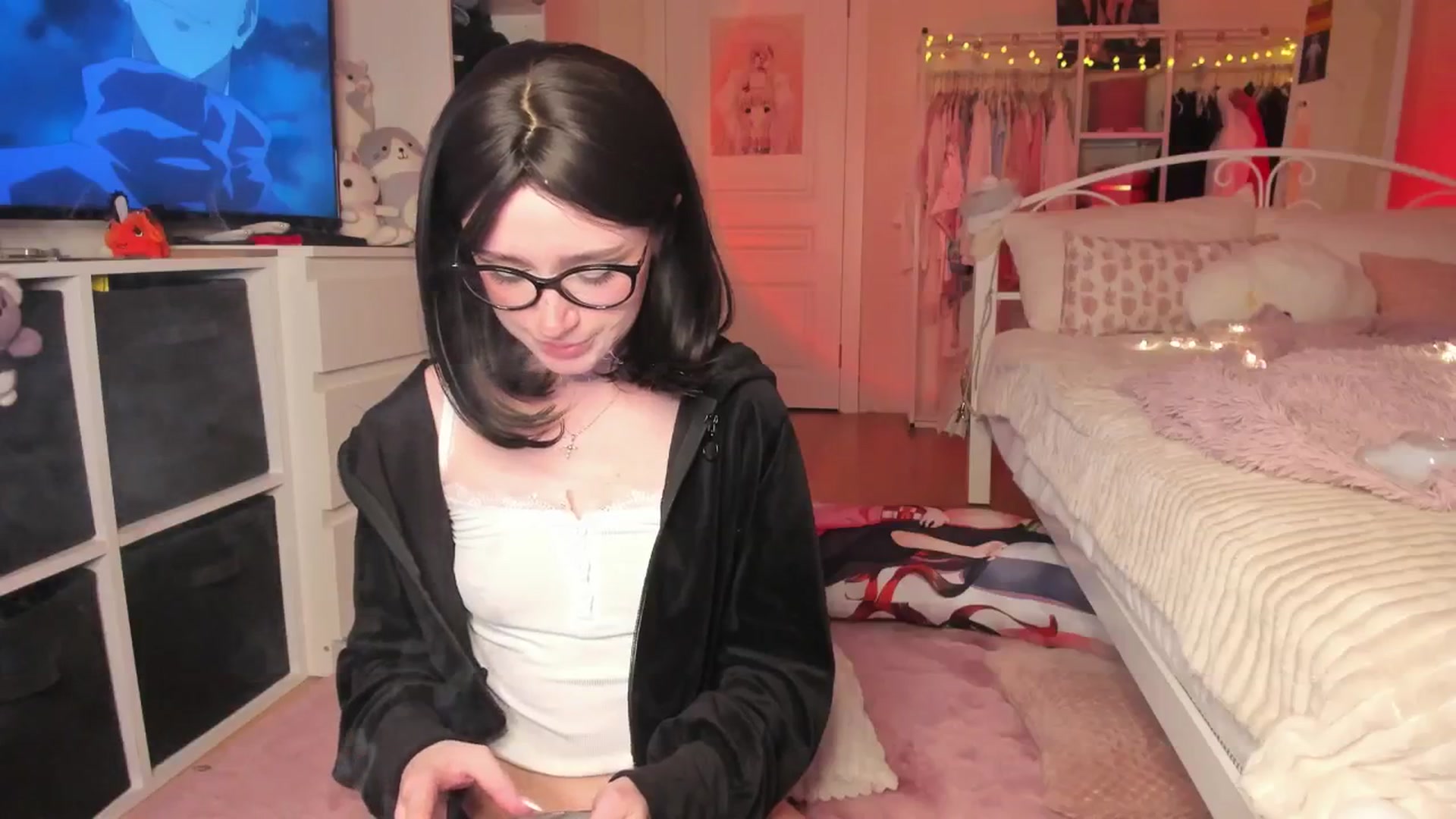 Gallery image thumbnail from AliceXsweeT's myfreecams stream on, 03/23/2025, 17:43 image 8 of 20