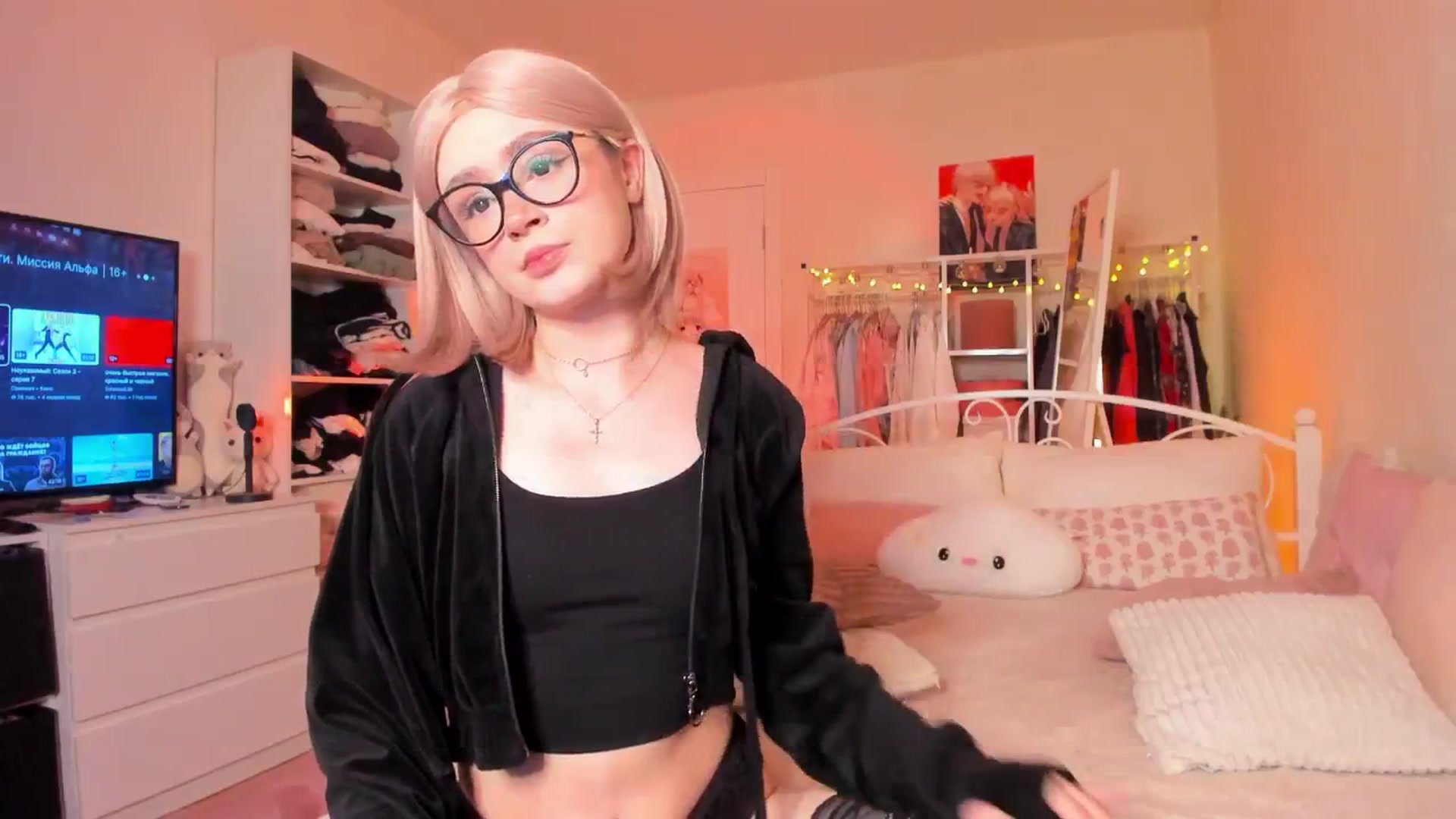 Gallery image thumbnail from AliceXsweeT's myfreecams stream on, 04/09/2025, 16:44 image 17 of 20
