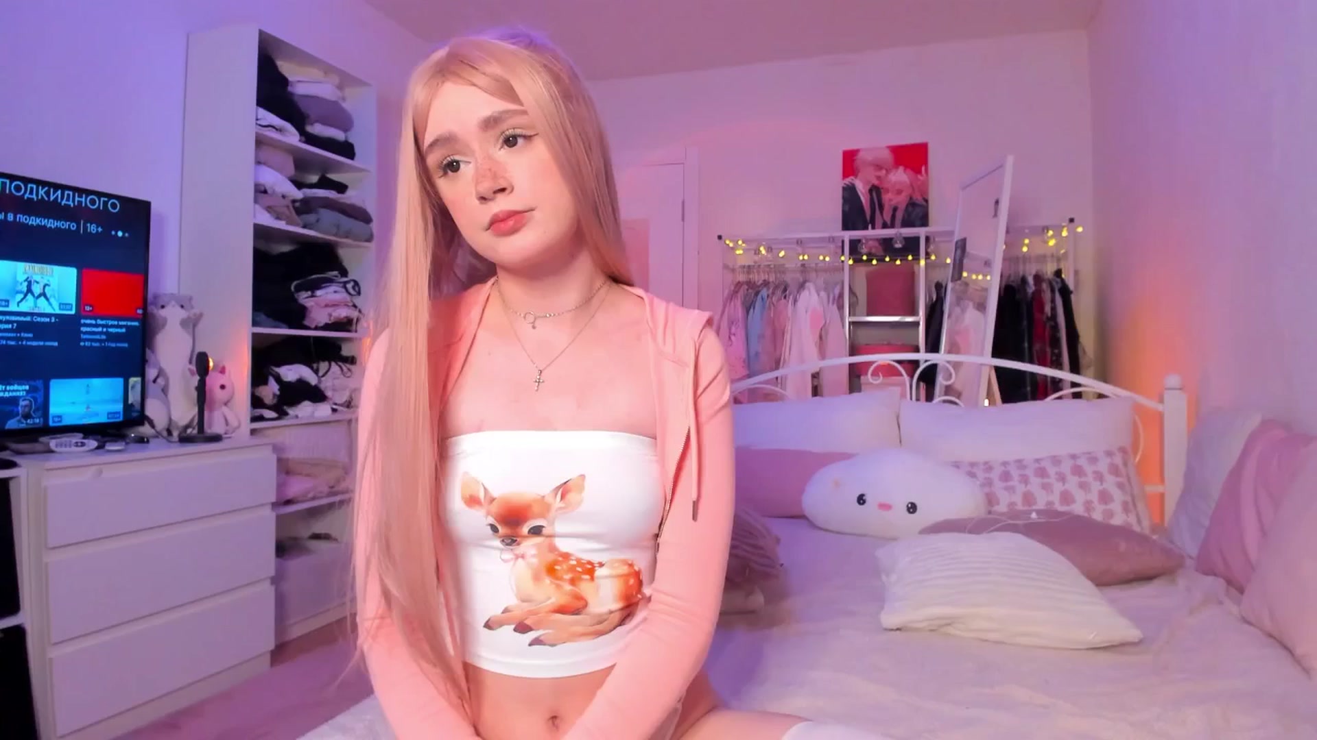 Gallery image thumbnail from AliceXsweeT's myfreecams stream on, 04/11/2025, 17:16 image 13 of 20