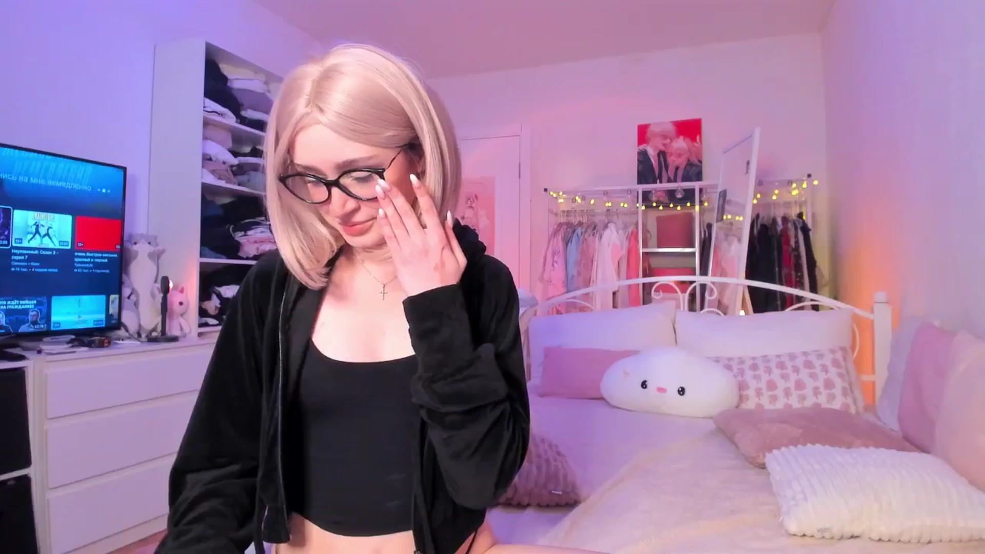Gallery image thumbnail from AliceXsweeT's myfreecams stream on, 04/12/2025, 17:07 image 19 of 20