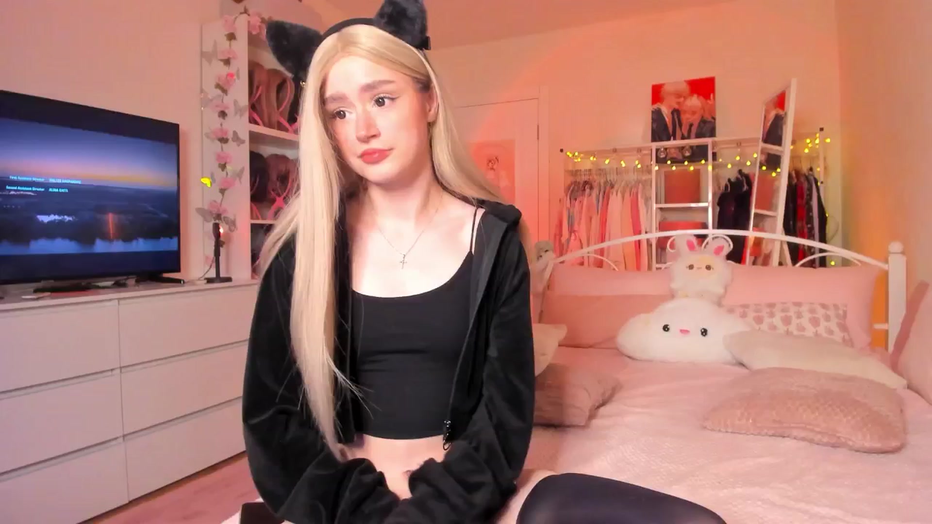 Gallery image thumbnail from AliceXsweeT's myfreecams stream on, 06/24/2025, 16:13 image 5 of 20