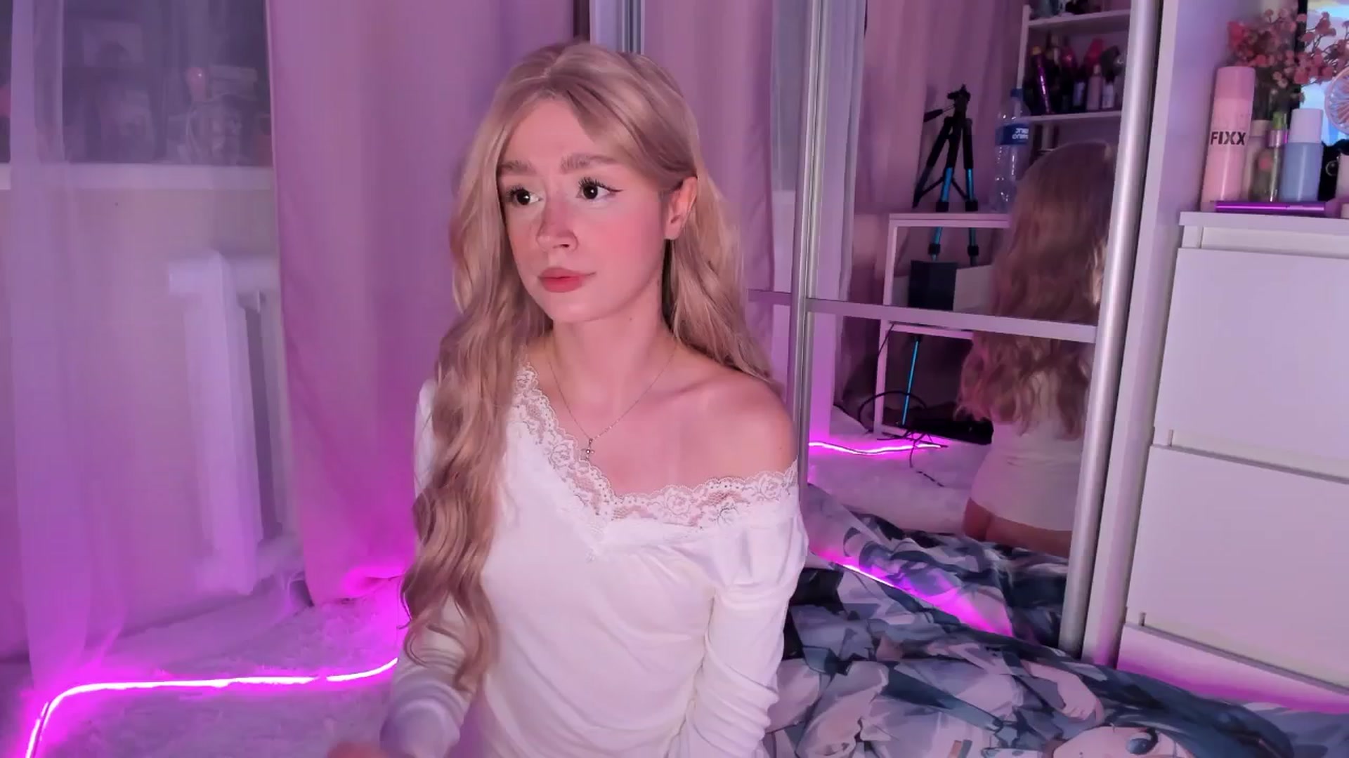 Gallery image thumbnail from AliceXsweeT's myfreecams stream on, 10/22/2025, 17:57 image 18 of 20
