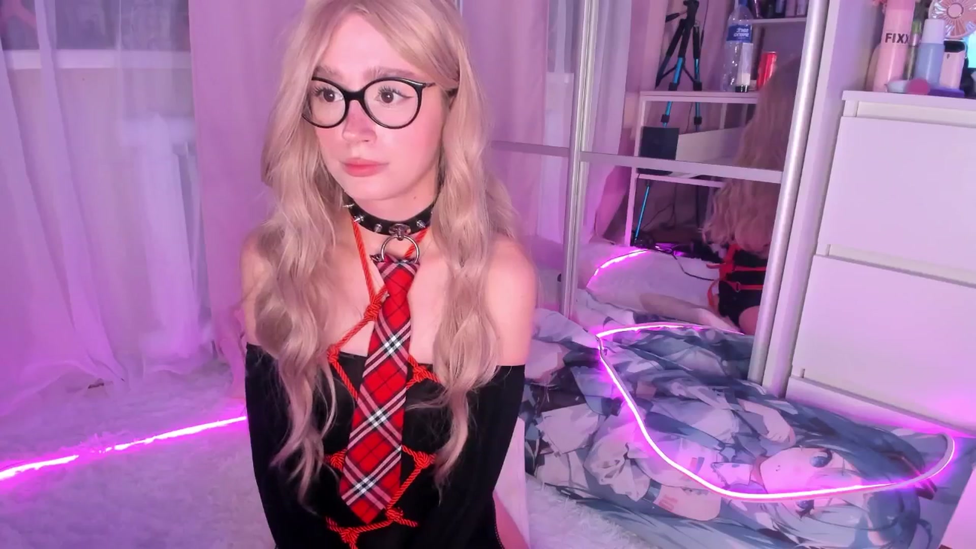 Gallery image thumbnail from AliceXsweeT's myfreecams stream on, 10/23/2025, 16:59 image 17 of 20