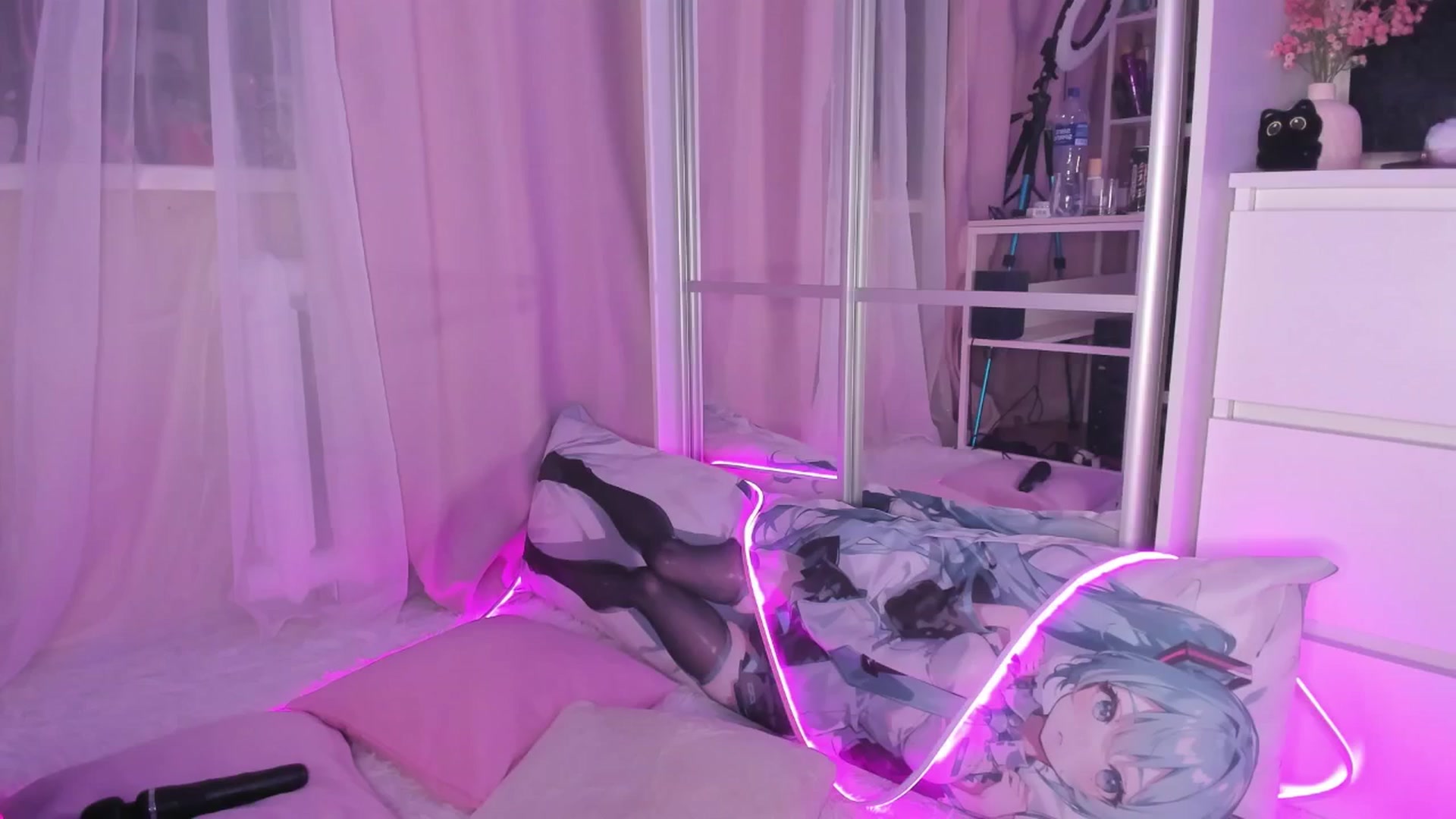 Gallery image thumbnail from AliceXsweeT's myfreecams stream on, 11/02/2025, 17:27 image 17 of 20