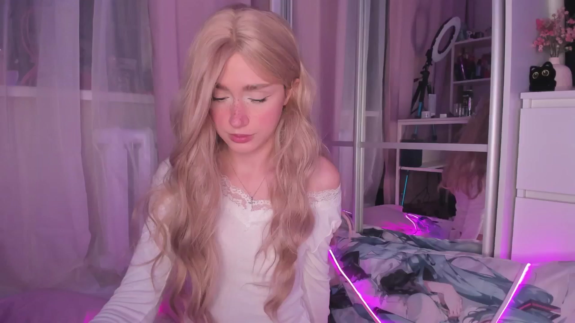 Gallery image thumbnail from AliceXsweeT's myfreecams stream on, 11/07/2025, 16:25 image 19 of 20