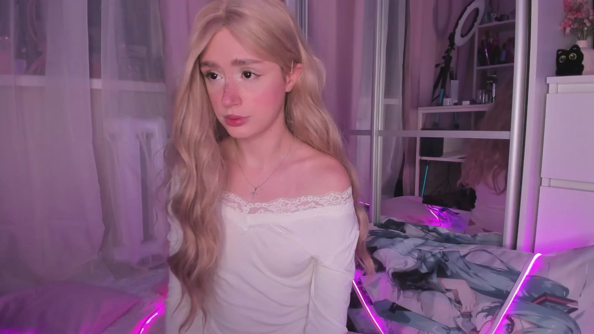 Gallery image thumbnail from AliceXsweeT's myfreecams stream on, 11/07/2025, 17:48 image 1 of 20
