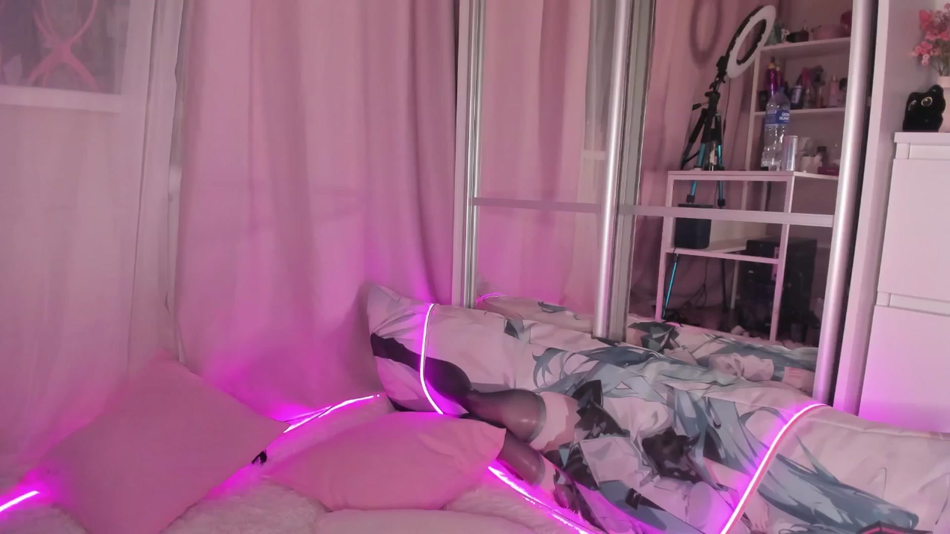 Gallery image thumbnail from AliceXsweeT's myfreecams stream on, 11/15/2025, 18:43 image 9 of 20