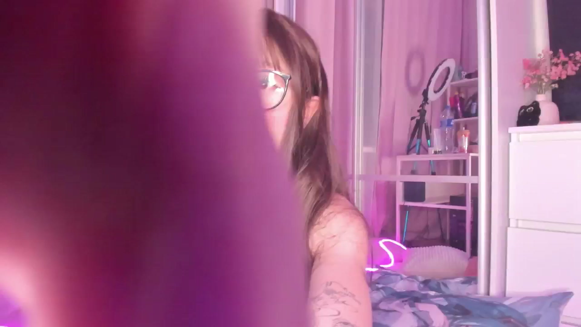 Gallery image thumbnail from AliceXsweeT's myfreecams stream on, 11/21/2025, 16:32 image 1 of 20
