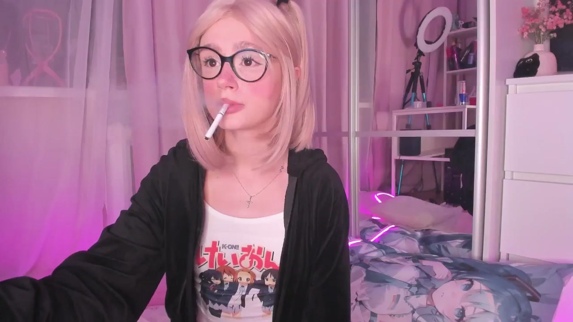 Gallery image thumbnail from AliceXsweeT's myfreecams stream on, 11/25/2025, 16:38 image 17 of 20