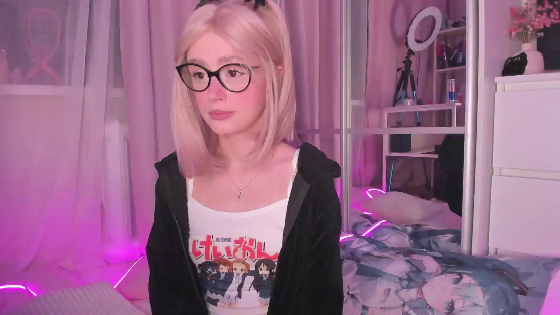 Gallery image thumbnail from AliceXsweeT's myfreecams stream on, 11/25/2025, 16:38 image 14 of 20