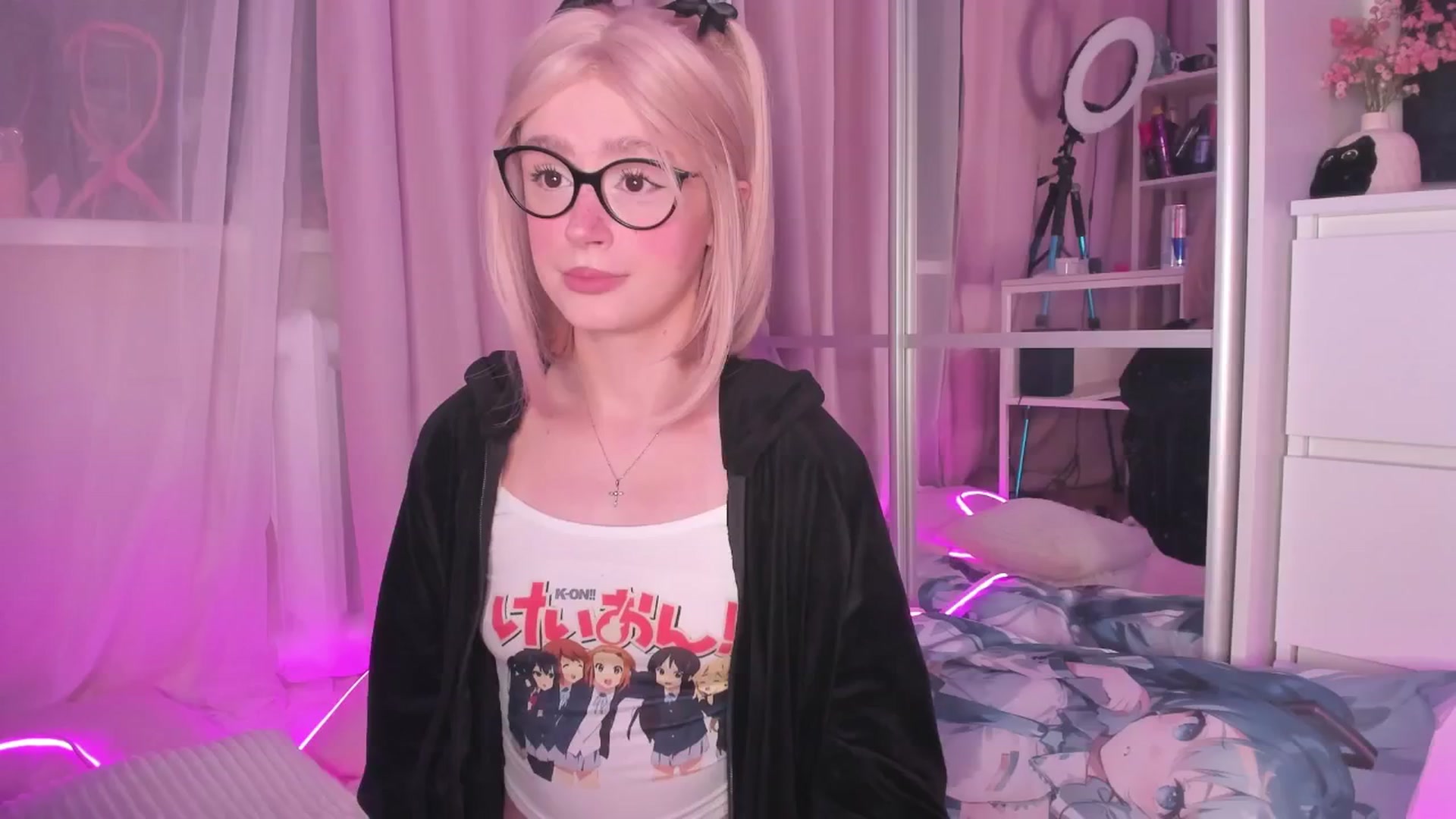 Gallery image thumbnail from AliceXsweeT's myfreecams stream on, 11/25/2025, 16:38 image 2 of 20
