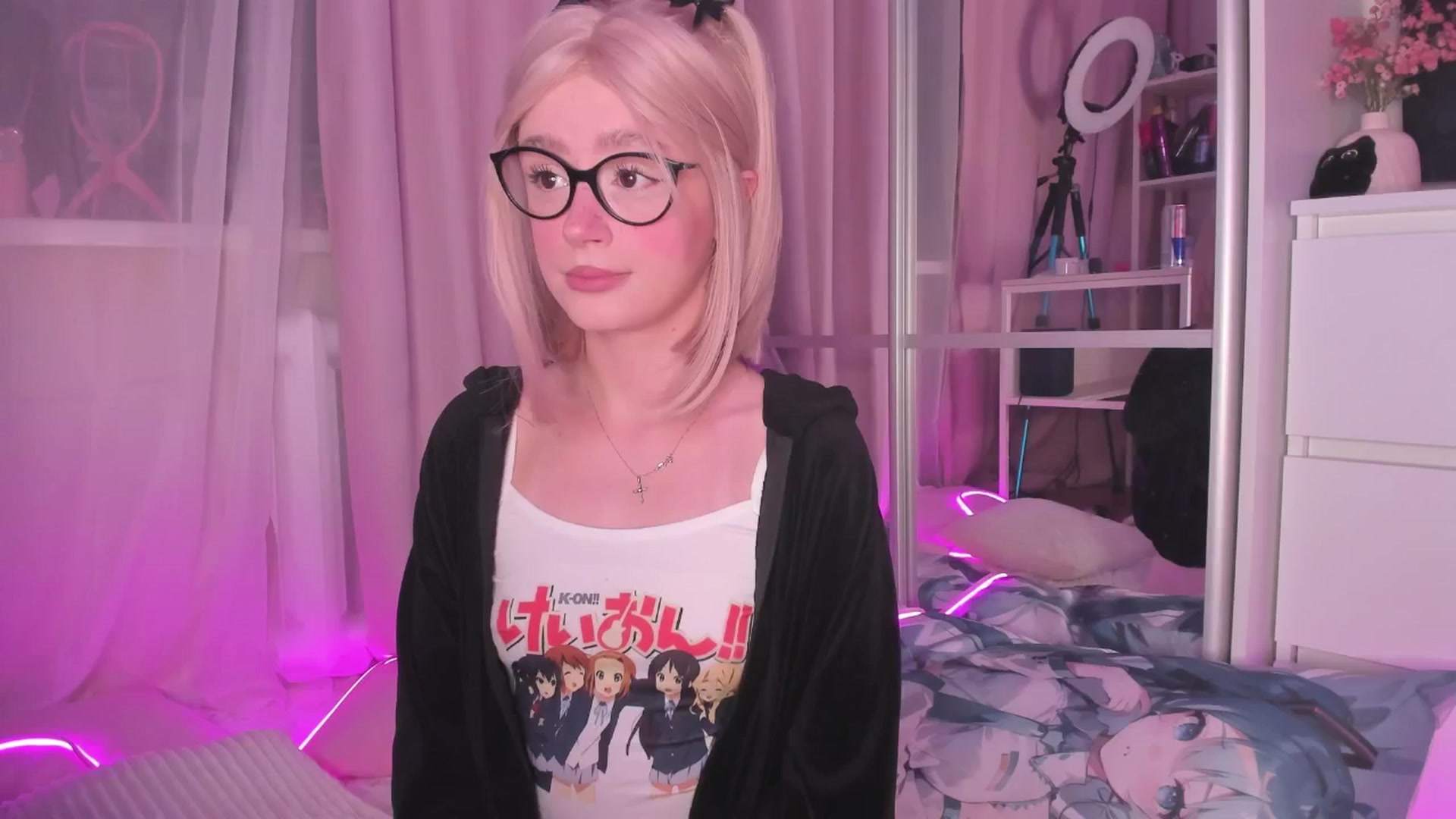Gallery image thumbnail from AliceXsweeT's myfreecams stream on, 11/25/2025, 16:38 image 1 of 20