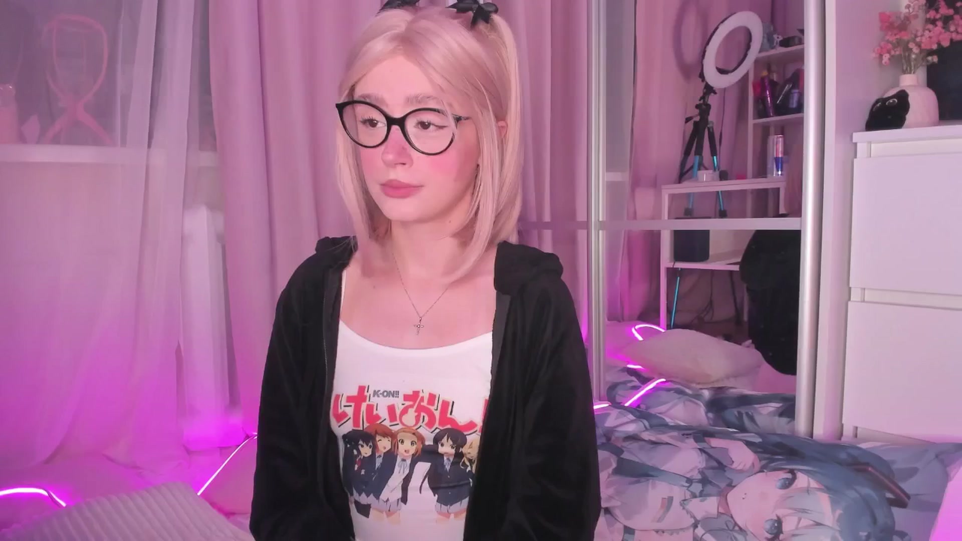 Gallery image thumbnail from AliceXsweeT's myfreecams stream on, 11/25/2025, 16:38 image 3 of 20