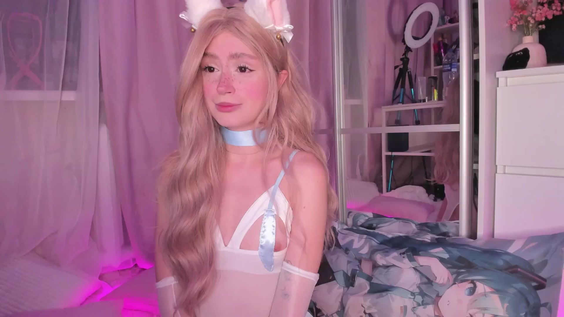 Gallery image thumbnail from AliceXsweeT's myfreecams stream on, 11/30/2025, 16:49 image 2 of 20