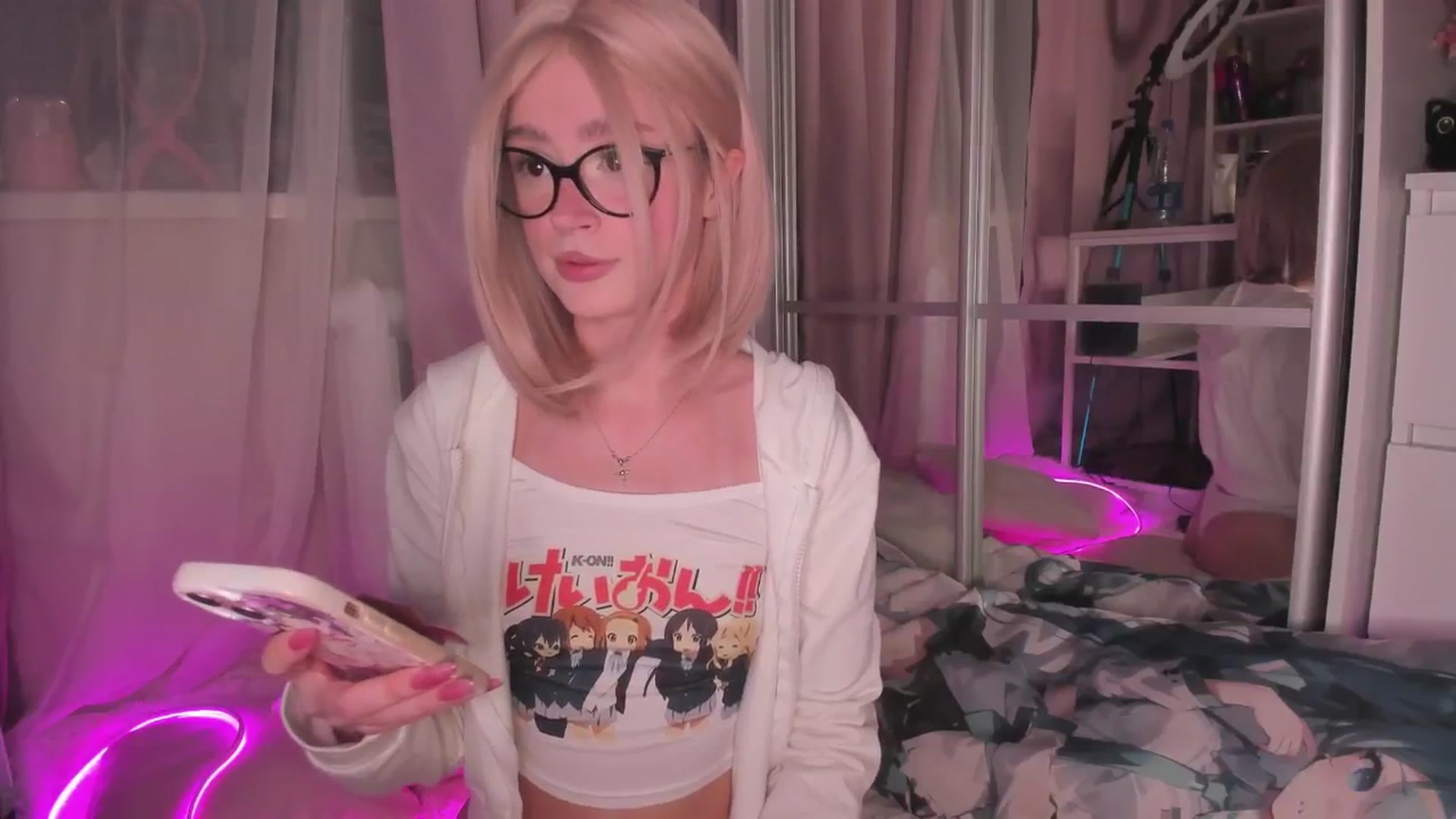 Gallery image thumbnail from AliceXsweeT's myfreecams stream on, 12/08/2025, 17:04 image 5 of 20