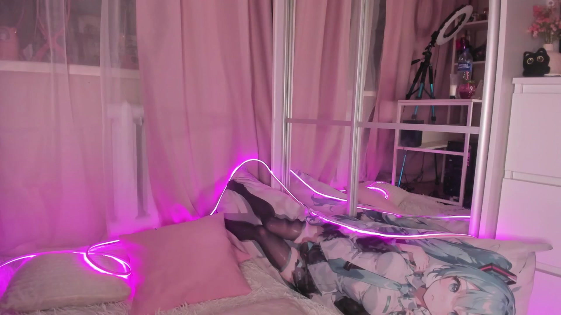 Gallery image thumbnail from AliceXsweeT's myfreecams stream on, 12/10/2025, 16:38 image 17 of 20