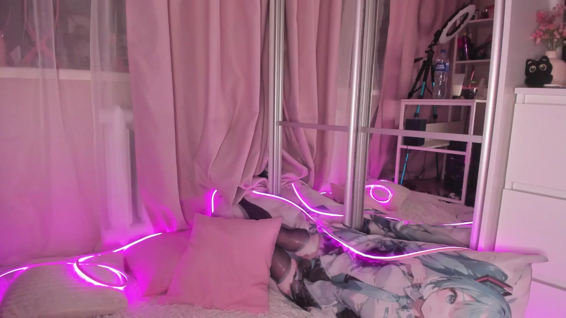 Gallery image thumbnail from AliceXsweeT's myfreecams stream on, 12/11/2025, 17:47 image 8 of 20