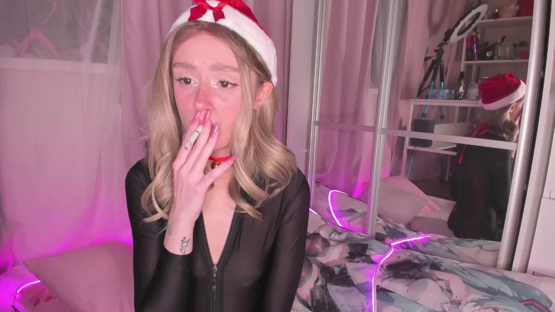 Gallery image thumbnail from AliceXsweeT's myfreecams stream on, 12/25/2025, 17:22 image 8 of 20