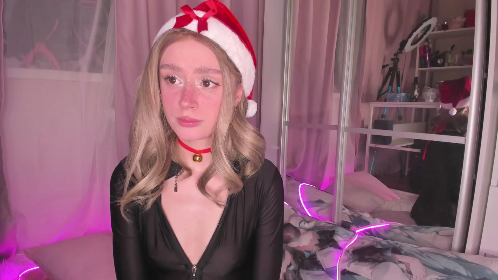 Gallery image thumbnail from AliceXsweeT's myfreecams stream on, 12/25/2025, 17:22 image 20 of 20