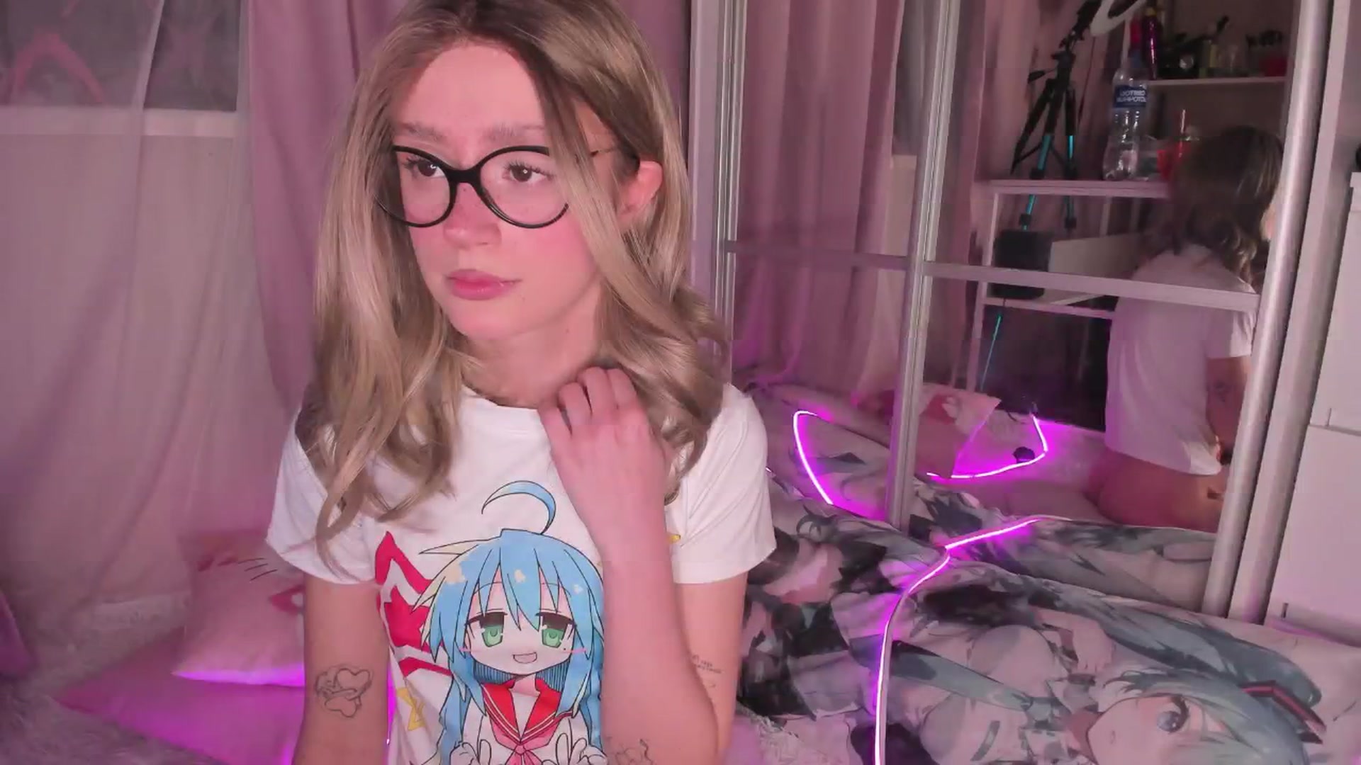 Gallery image thumbnail from AliceXsweeT's myfreecams stream on, 12/26/2025, 17:04 image 17 of 20