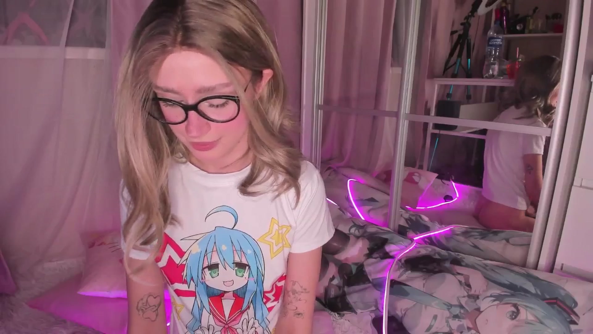Gallery image thumbnail from AliceXsweeT's myfreecams stream on, 12/26/2025, 17:04 image 12 of 20