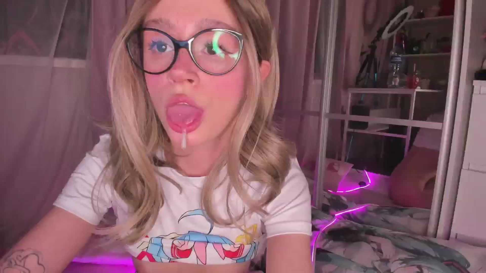 Gallery image thumbnail from AliceXsweeT's myfreecams stream on, 12/26/2025, 17:04 image 20 of 20