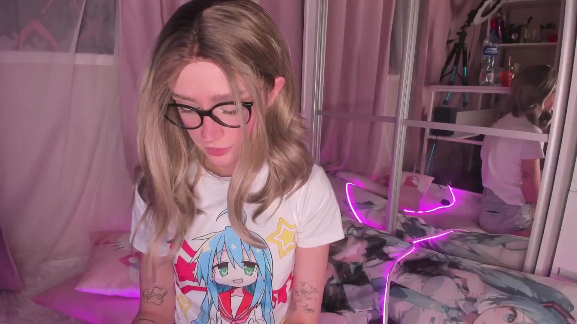 Gallery image thumbnail from AliceXsweeT's myfreecams stream on, 12/26/2025, 17:04 image 5 of 20