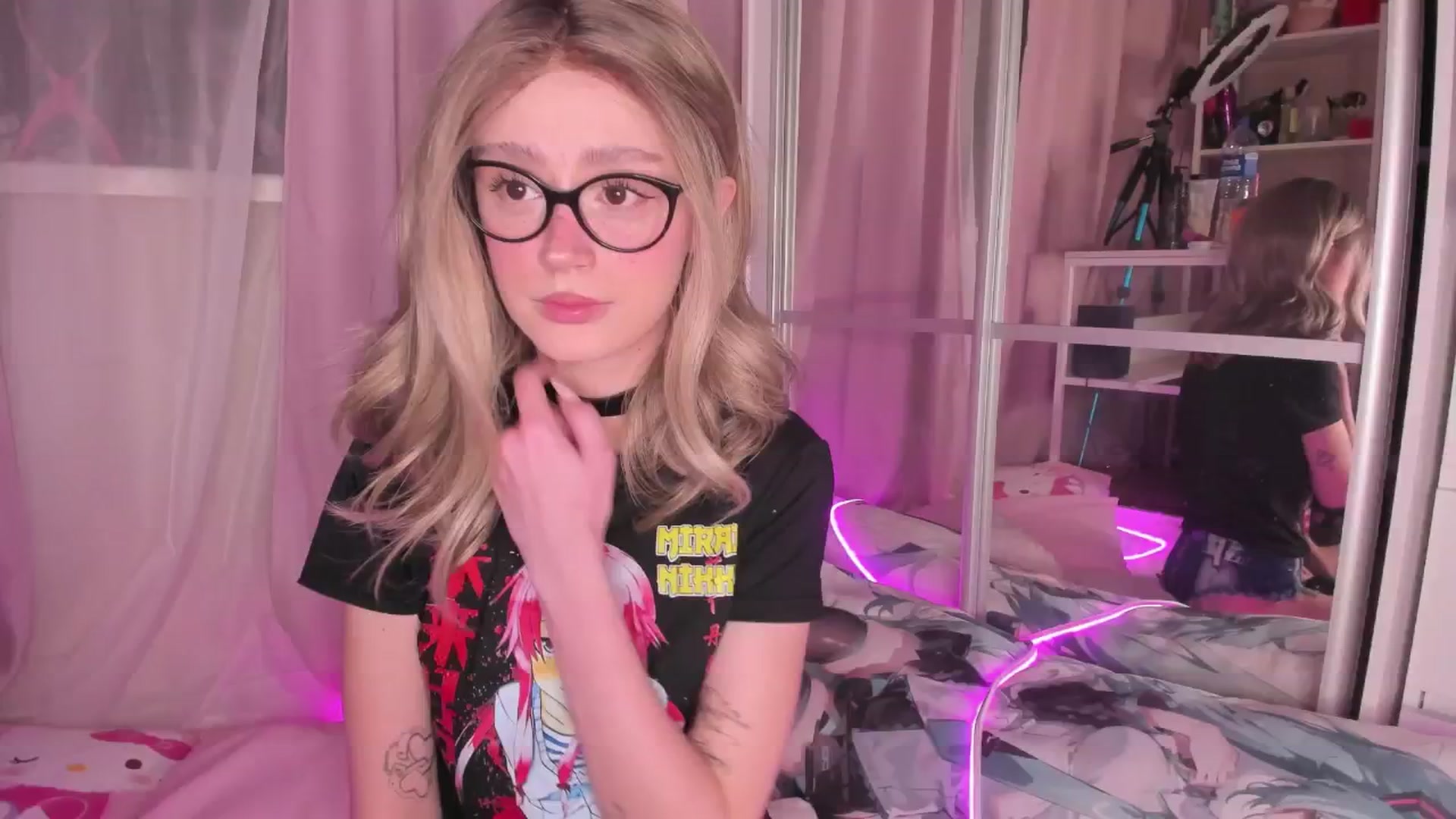 Gallery image thumbnail from AliceXsweeT's myfreecams stream on, 12/28/2025, 15:55 image 5 of 20
