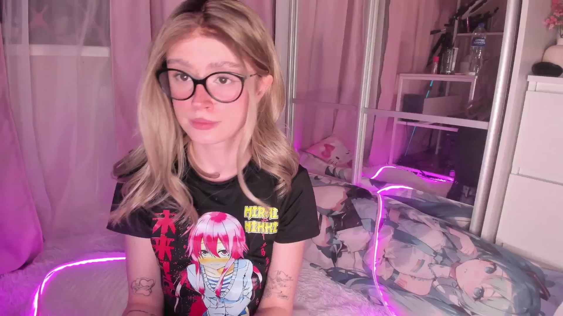 Gallery image thumbnail from AliceXsweeT's myfreecams stream on, 01/02/2026, 17:16 image 13 of 20
