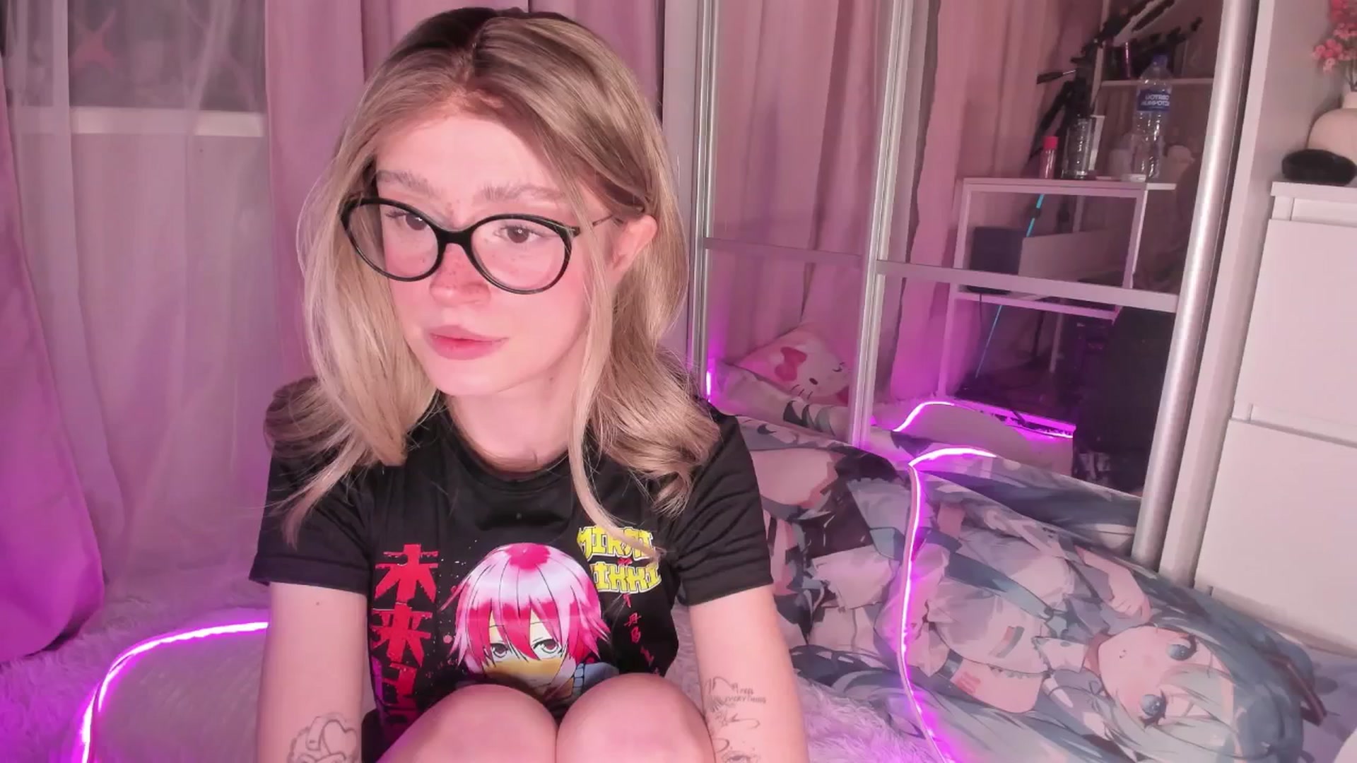 Gallery image thumbnail from AliceXsweeT's myfreecams stream on, 01/02/2026, 17:16 image 9 of 20