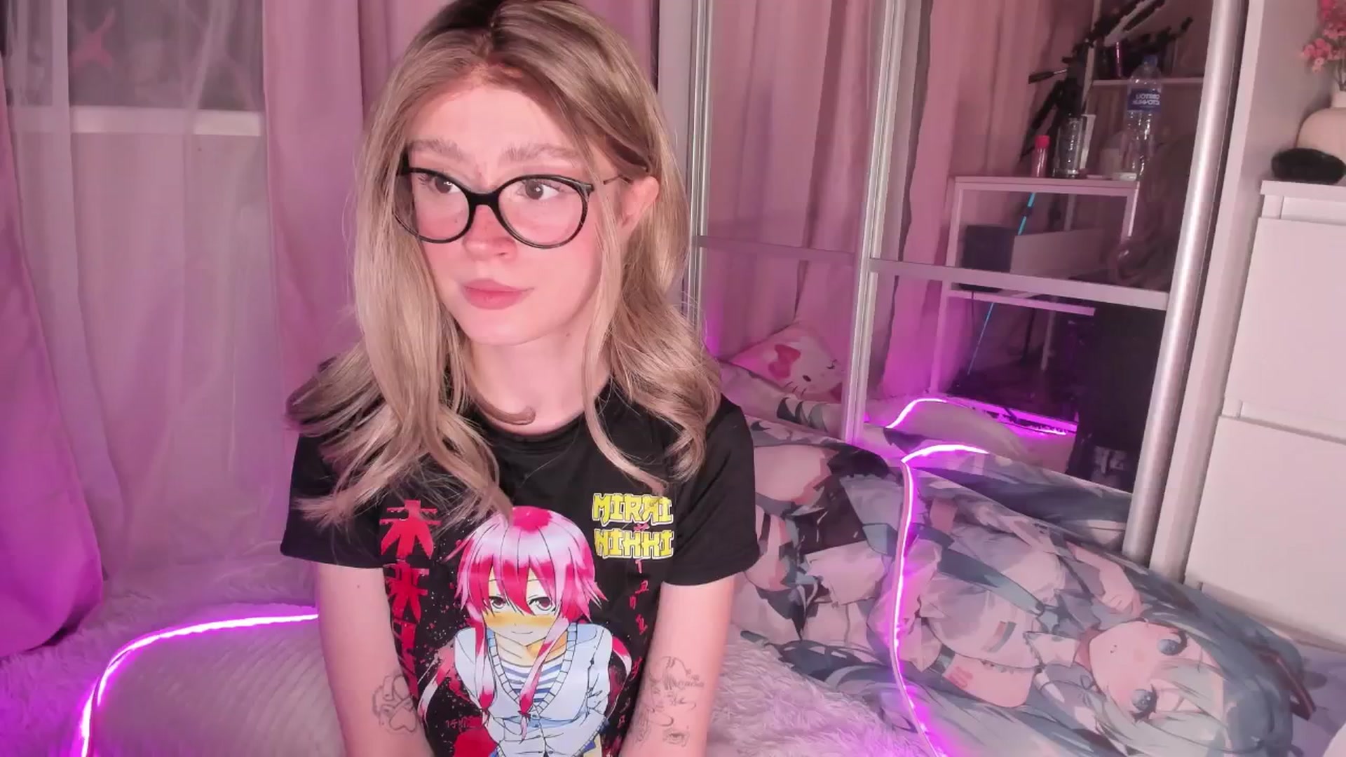 Gallery image thumbnail from AliceXsweeT's myfreecams stream on, 01/02/2026, 17:16 image 12 of 20