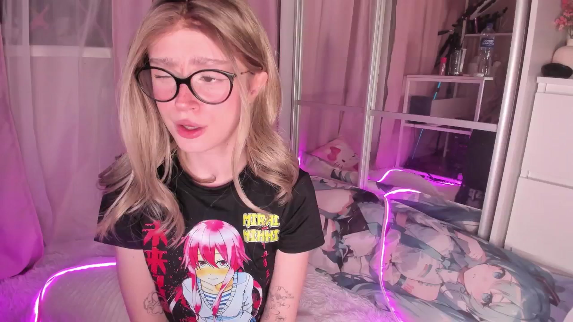 Gallery image thumbnail from AliceXsweeT's myfreecams stream on, 01/02/2026, 17:16 image 16 of 20
