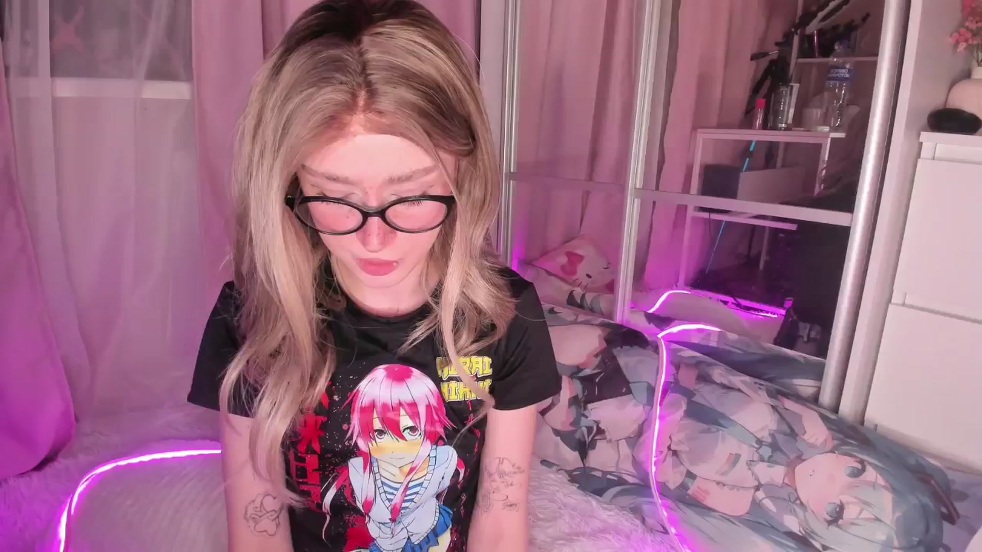 Gallery image thumbnail from AliceXsweeT's myfreecams stream on, 01/02/2026, 17:16 image 2 of 20