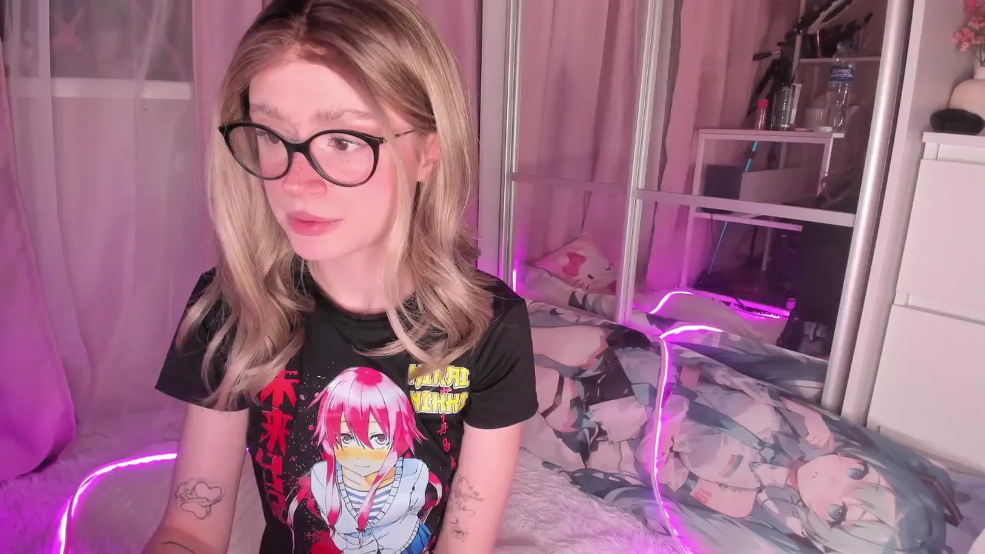 Gallery image thumbnail from AliceXsweeT's myfreecams stream on, 01/02/2026, 17:16 image 3 of 20