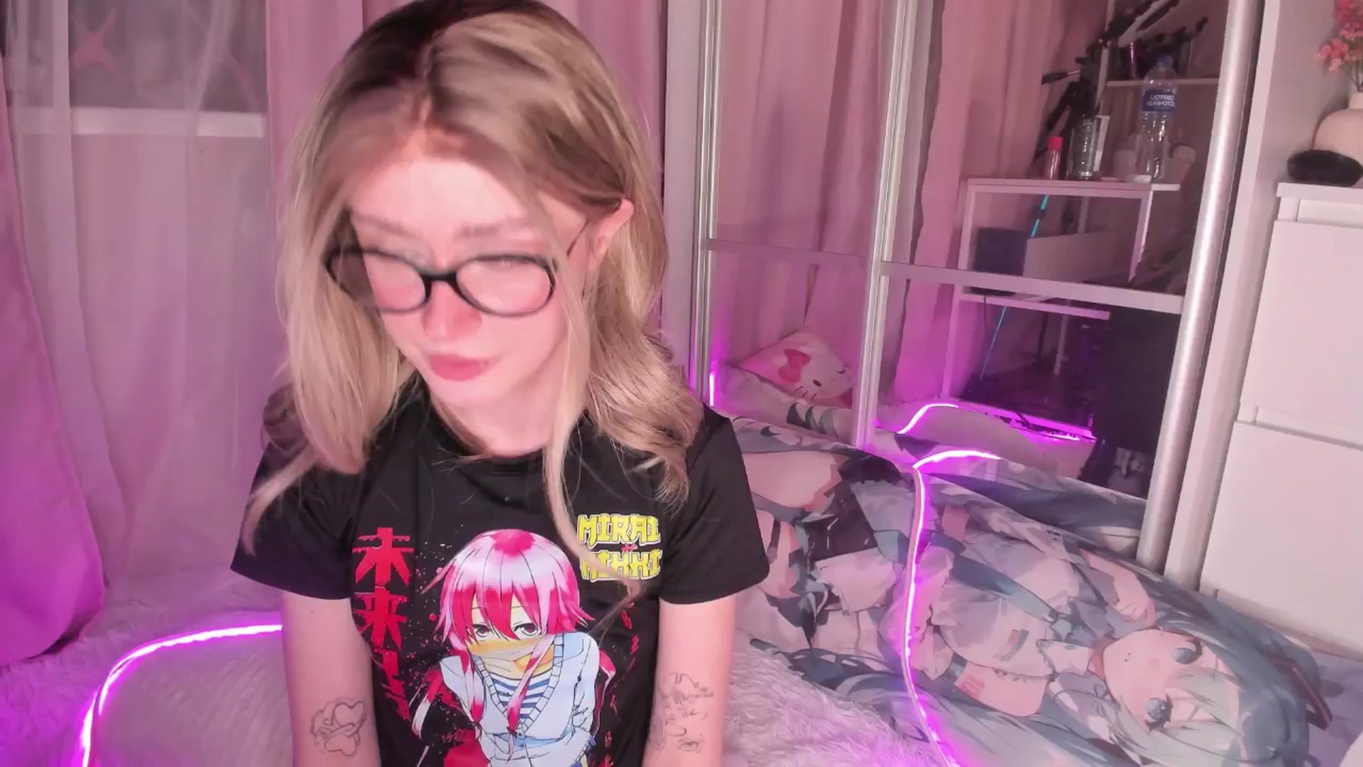 Gallery image thumbnail from AliceXsweeT's myfreecams stream on, 01/02/2026, 17:16 image 8 of 20