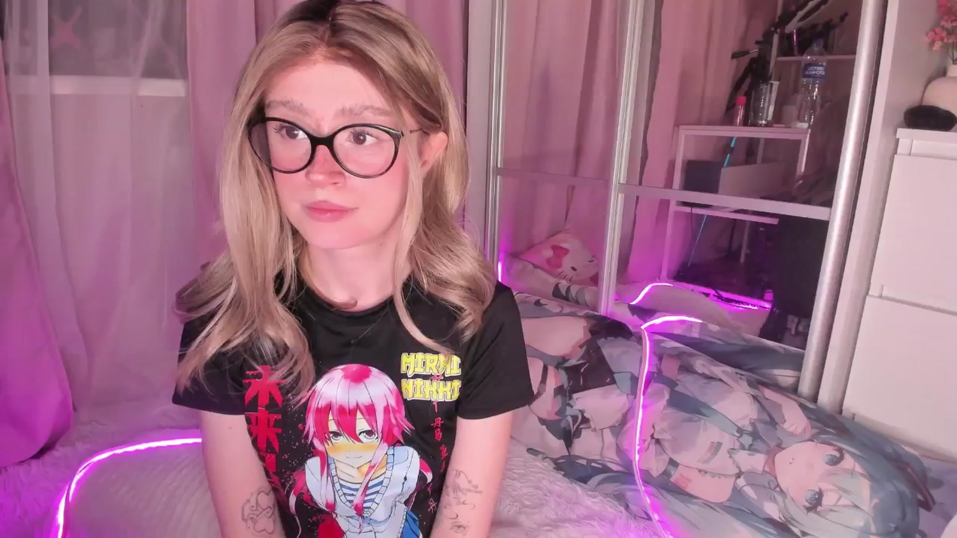 Gallery image thumbnail from AliceXsweeT's myfreecams stream on, 01/02/2026, 17:16 image 15 of 20