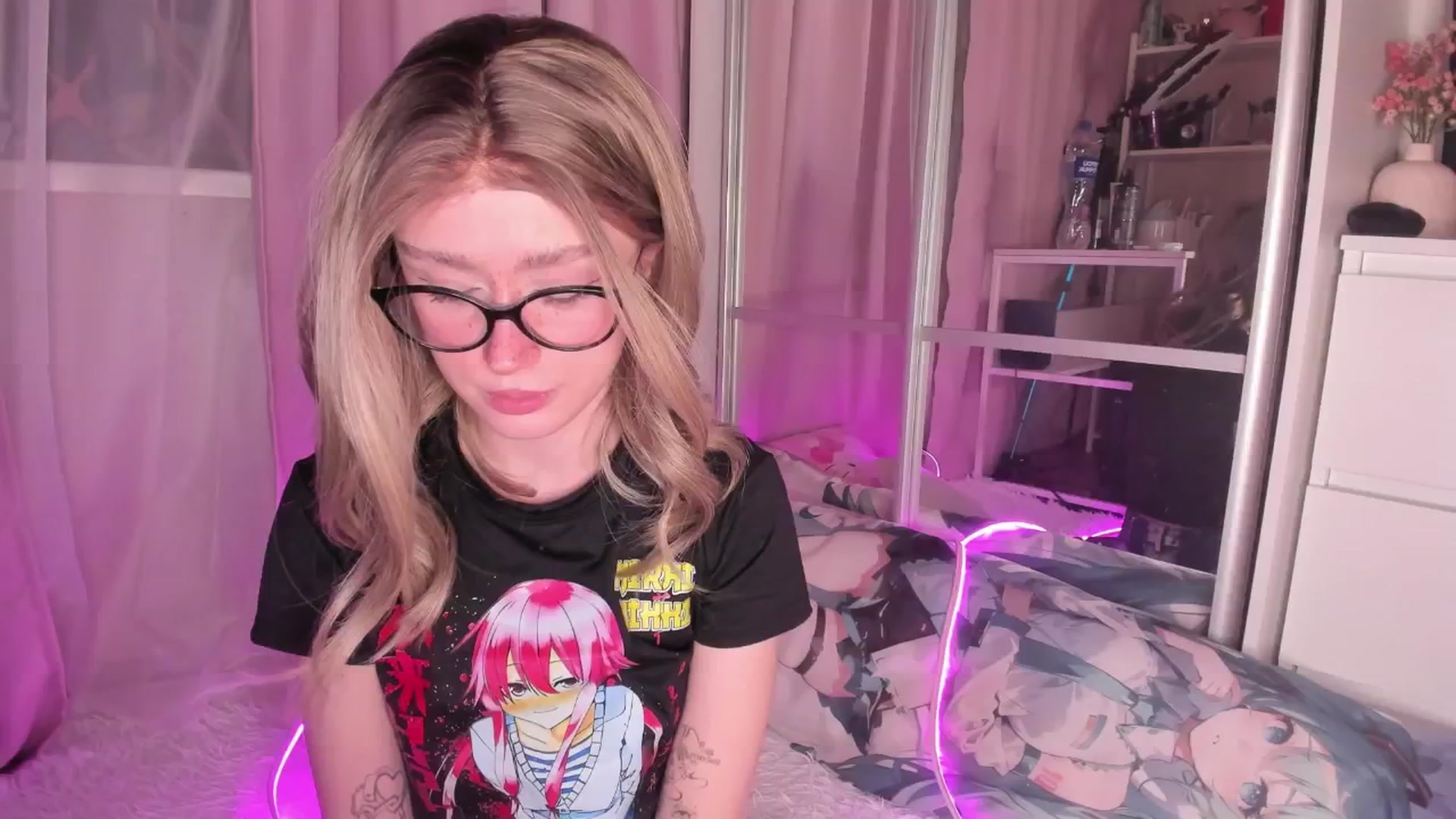 Gallery image thumbnail from AliceXsweeT's myfreecams stream on, 01/02/2026, 17:57 image 1 of 20