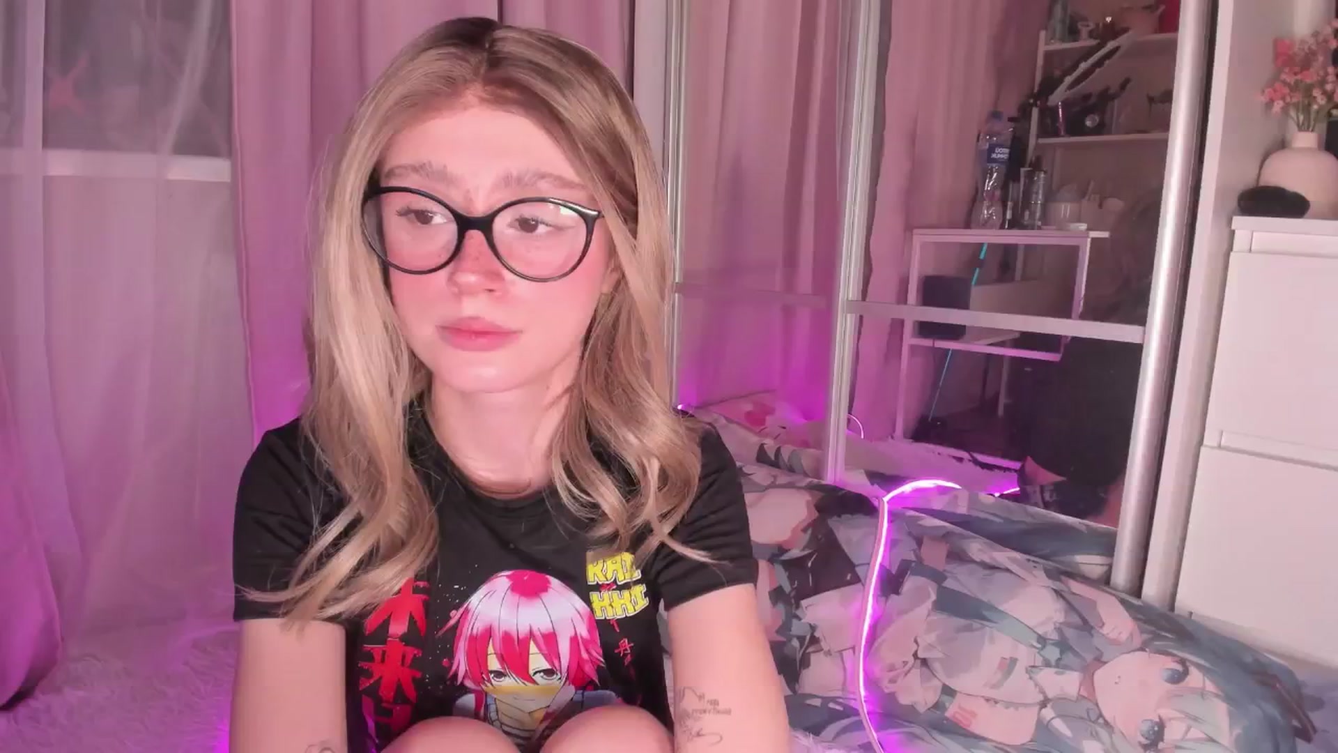 Gallery image thumbnail from AliceXsweeT's myfreecams stream on, 01/02/2026, 17:57 image 5 of 20