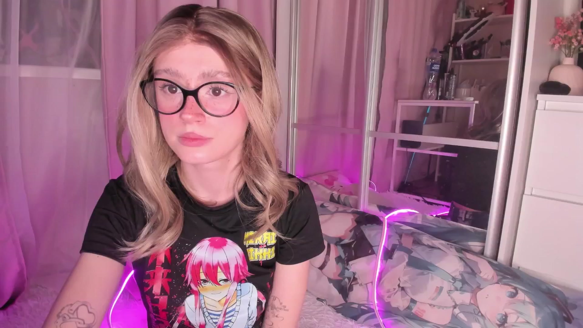 Gallery image thumbnail from AliceXsweeT's myfreecams stream on, 01/02/2026, 17:57 image 3 of 20