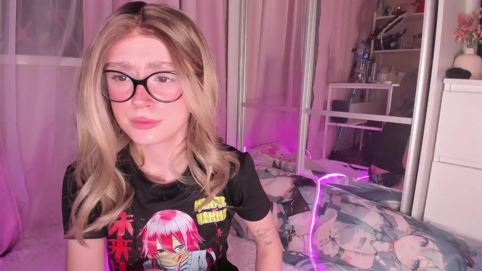 Gallery image thumbnail from AliceXsweeT's myfreecams stream on, 01/02/2026, 17:57 image 15 of 20