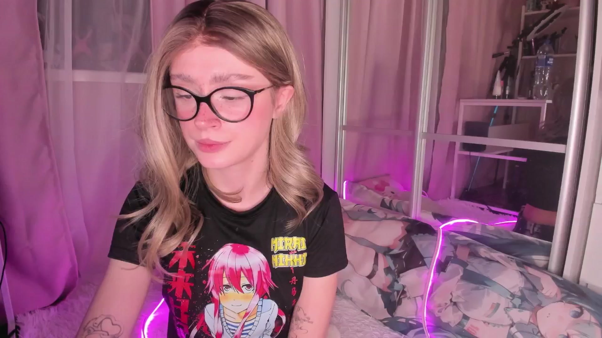 Gallery image thumbnail from AliceXsweeT's myfreecams stream on, 01/02/2026, 18:58 image 18 of 20