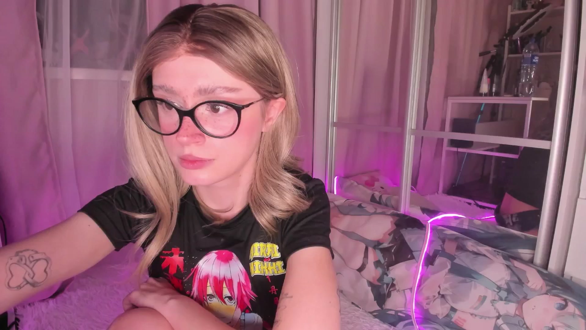 Gallery image thumbnail from AliceXsweeT's myfreecams stream on, 01/02/2026, 18:58 image 20 of 20