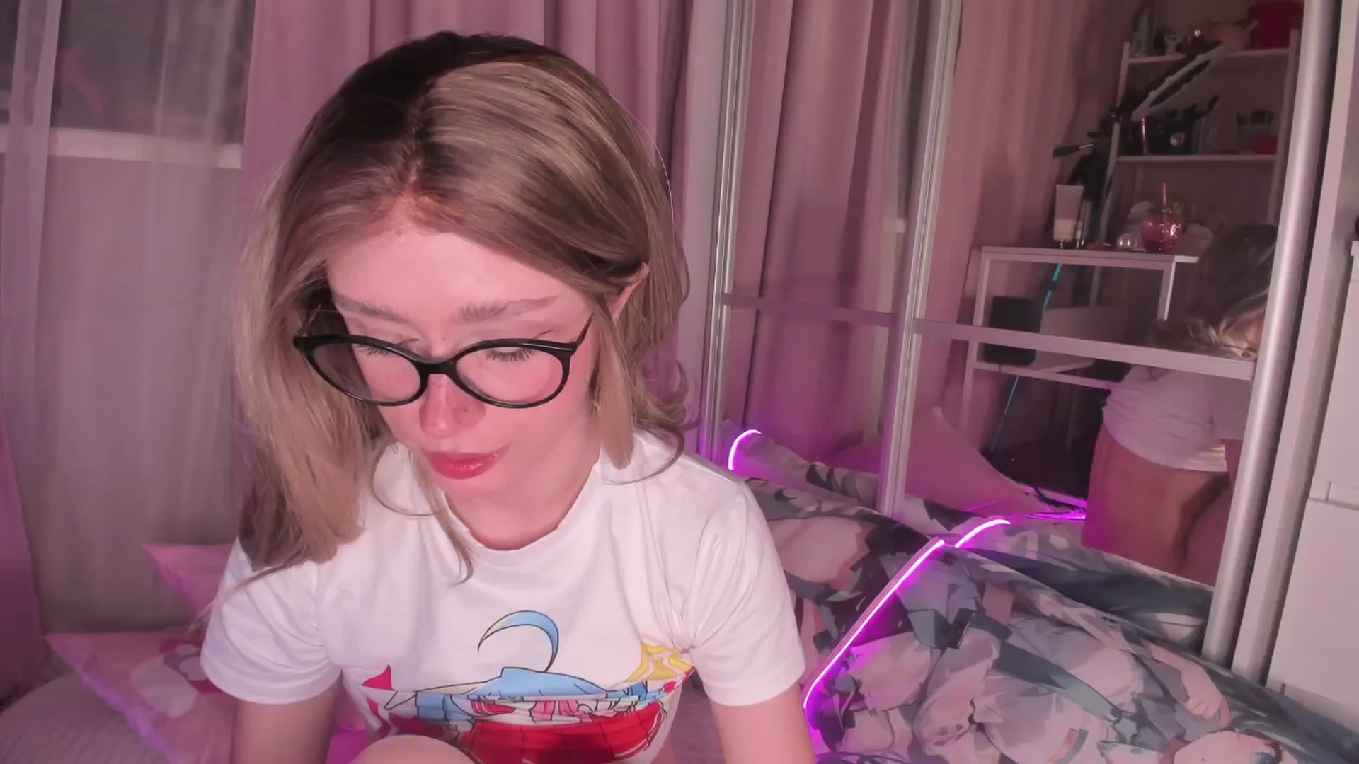 Gallery image thumbnail from AliceXsweeT's myfreecams stream on, 01/03/2026, 18:58 image 5 of 20